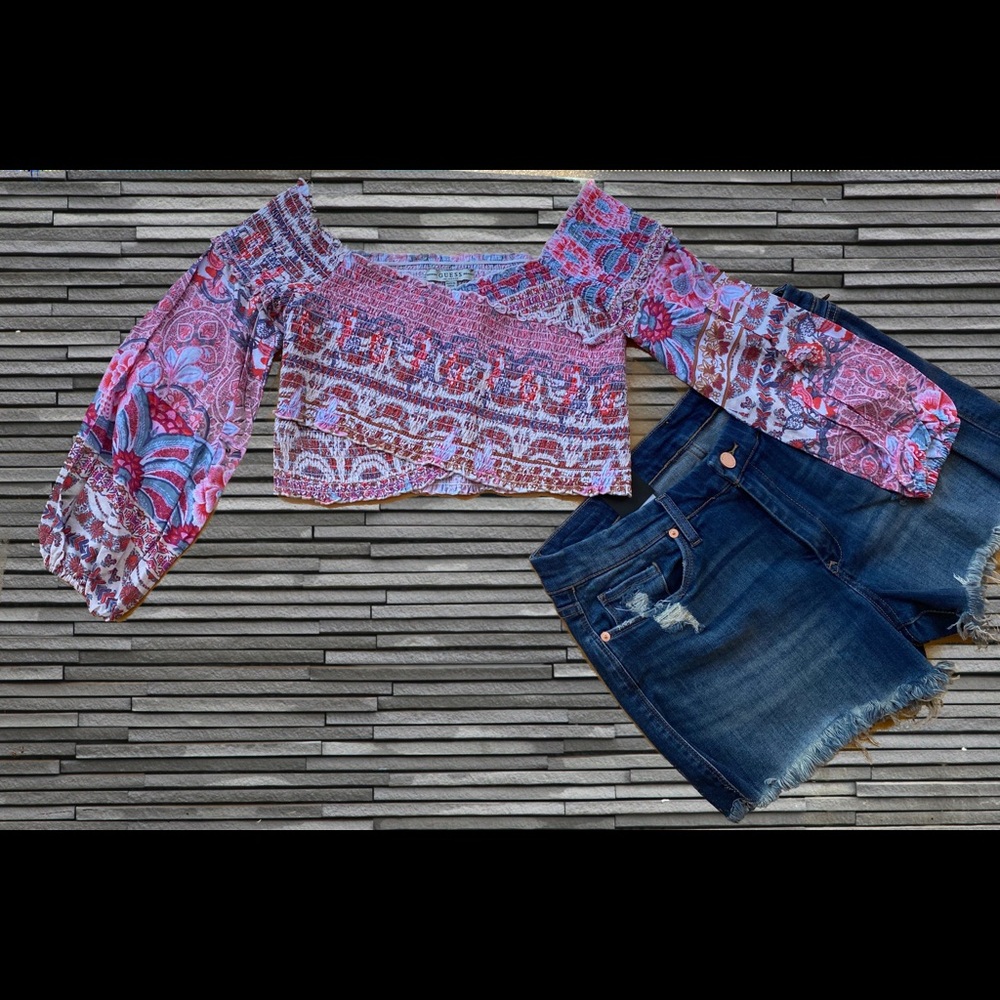 Guess) Off Shoulder Crop Top